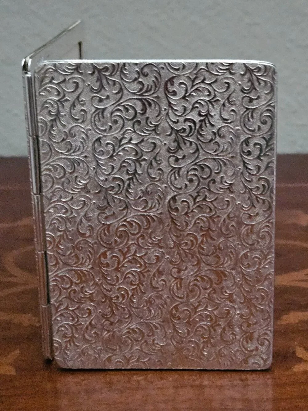 MONICA RICH KOSANN ITALIAN ENGRAVED FLORAL SILVER 2 IMAGE CASE FRAME PHOTO ALBUM